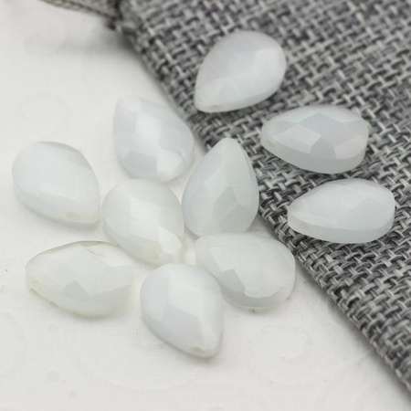 Kocie oko łezka fasetowana biała 14x10mm