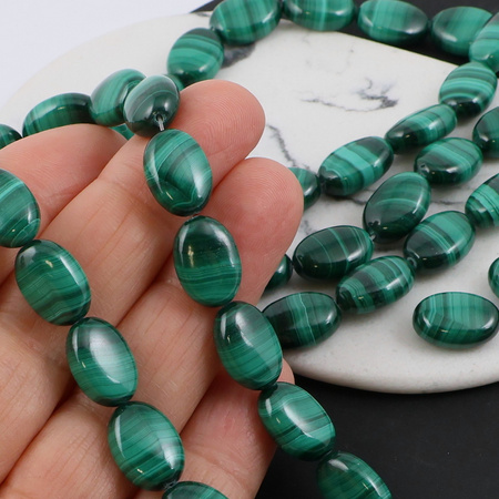 Malachit naturalny owal gładki 14x10mm