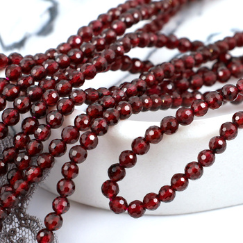 Granat kula fasetowana 4mm [sznur 50cm]