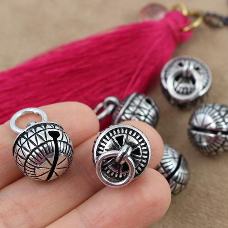 Zawieszka metalowa dzwonek 15x13mm