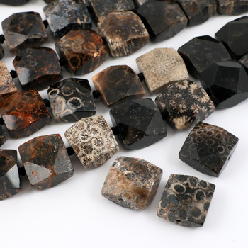 Fossil kwadrat fasetowany 18mm