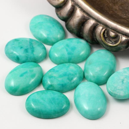 Kaboszon jadeit owal miętowy 25x18mm