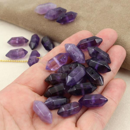 Ametyst zawieszka grot 20x9mm - otwór przez środek