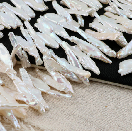 Perła słodkowodna biwa biała 30x8mm