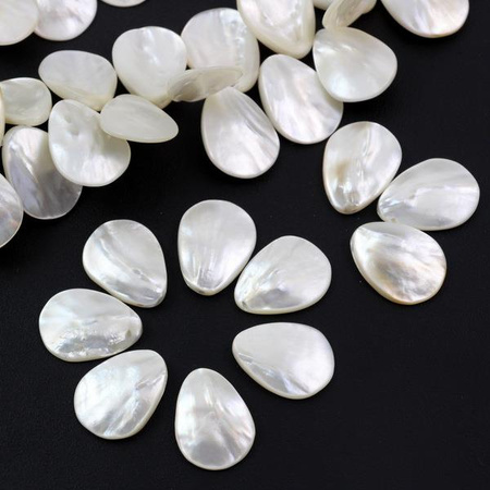 Masa perłowa płatek kremowy 20x15mm
