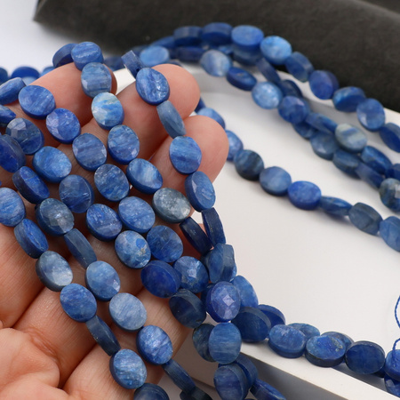 Kyanit owal fasetowany 9x7mm