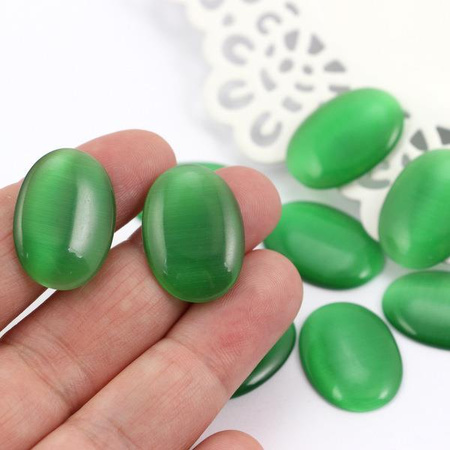 Kaboszon kocie oko owal zielony 25x18mm