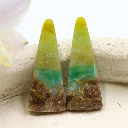 Kaboszony opal blue 31x12x4mm [para]