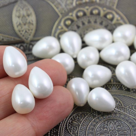 Perła seashell kropla biała wiercona do połowy HQ 14x10mm