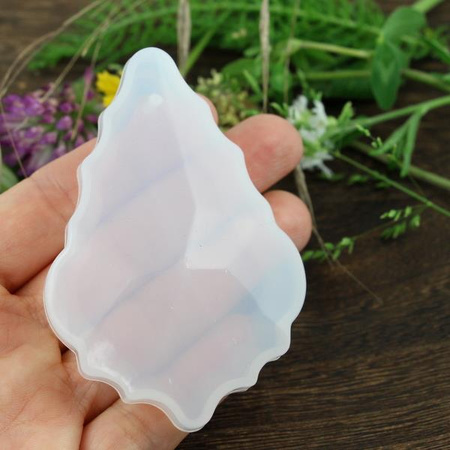 Forma silikonowa do odlewów z żywicy fasetowana zawieszka 78x54mm