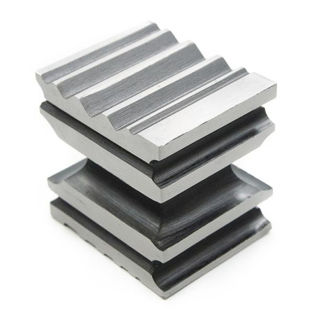 Bizownica stalowa do kształtowania blach