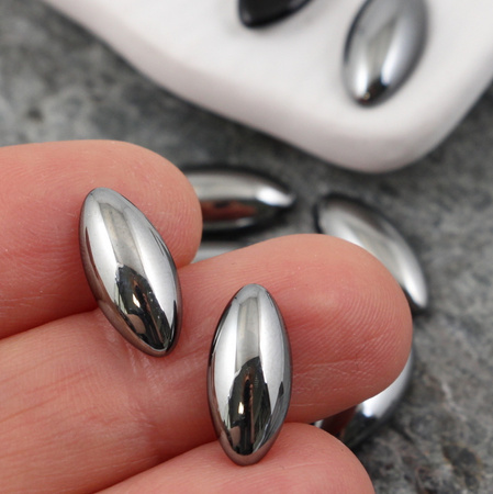 Kaboszon szklany Jet - Hematite wrzeciono 15x7mm