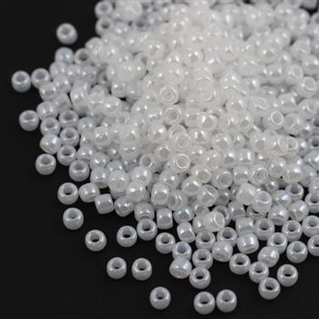 Toho Round 6/0 Ceylon Snowflake [10g]