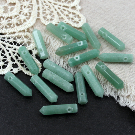 Awenturyn zielony zawieszka grot 24x6mm