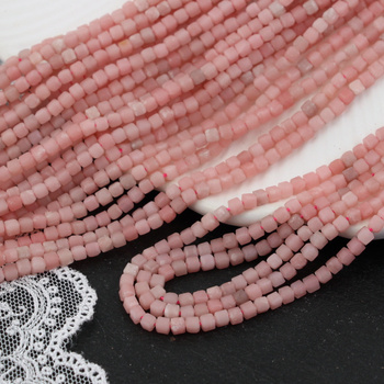 Opal różowy kostka fasetowana 3x3mm [sznur 39cm]