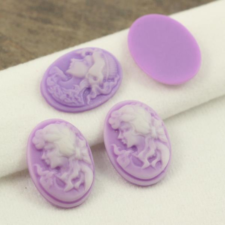 Kaboszon kamea z żywicy fioletowa 25x18mm