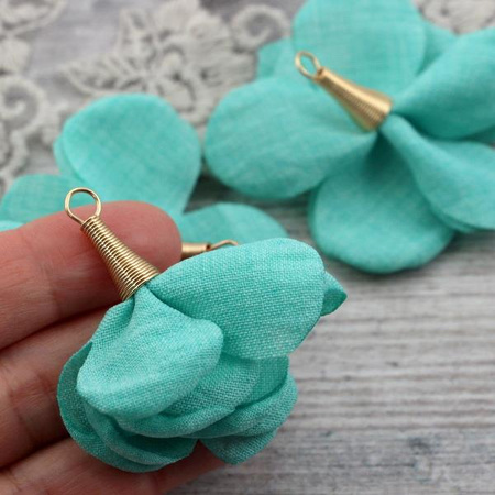 Ozdobny kwiatek w tulejce miętowy 50mm