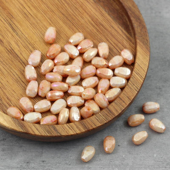 Kryształek szklany kropla fasetowana marmurek beżowy luster 9x6mm