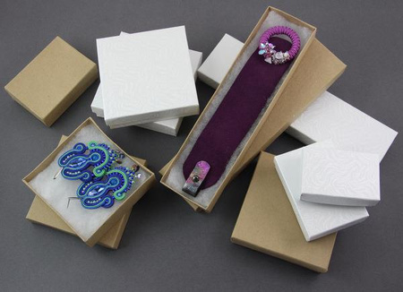 Pudełko ozdobne białe perłowe z fakturą 20,5x5,5x2,5cm