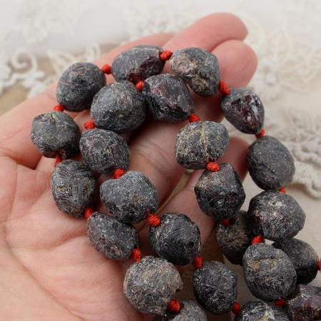 Granat surowa bryłka 13-17mm