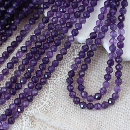 Ametyst kula fasetowana 4,5mm [sznur 39cm]