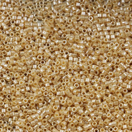 Miyuki Delica 11/0 Opaque Pear Luster [5g]