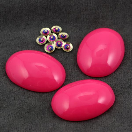 Kaboszon z żywicy owal różowy 36x27mm