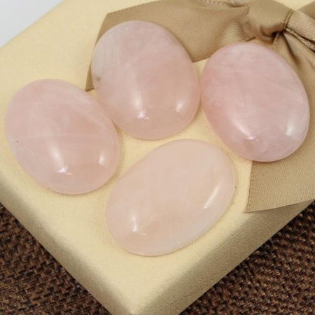 Kaboszon kwarc różowy owal 30x22mm