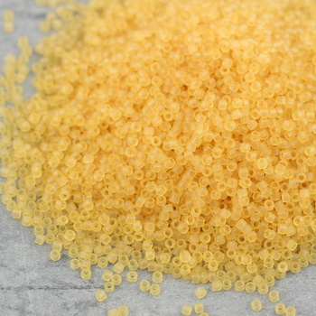 Toho Round 15/0 Transparent-Frosted Lt Topaz [5g]