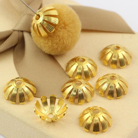 Czapeczka złota margarytka 13x6mm [10szt]