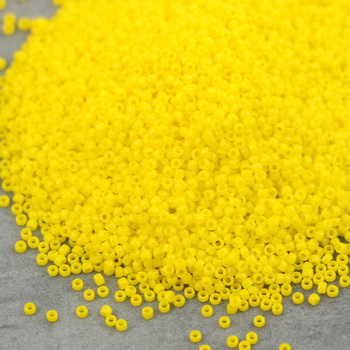 Toho Round 15/0 Opaque Sunshine [5g]