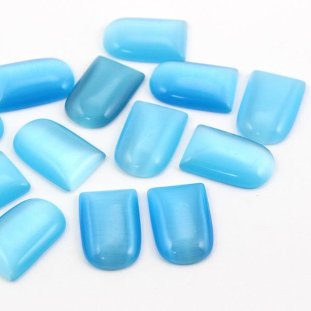 Kaboszon nieregularny kocie oko niebieskie 24x16mm