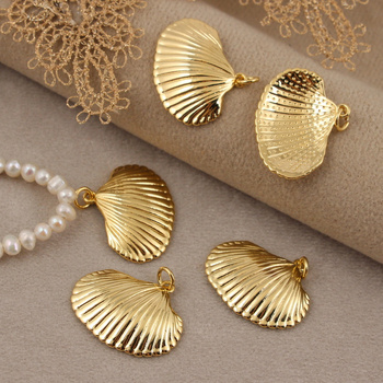 Zawieszka muszla mosiądz złocony 25x20mm