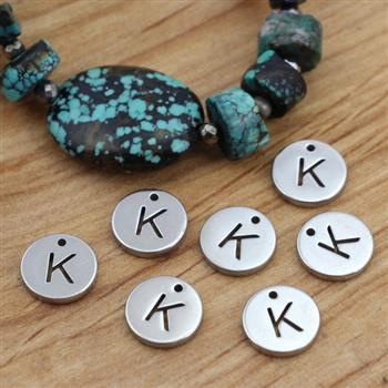 Zawieszka stal szlachetna blaszka 10mm litera K