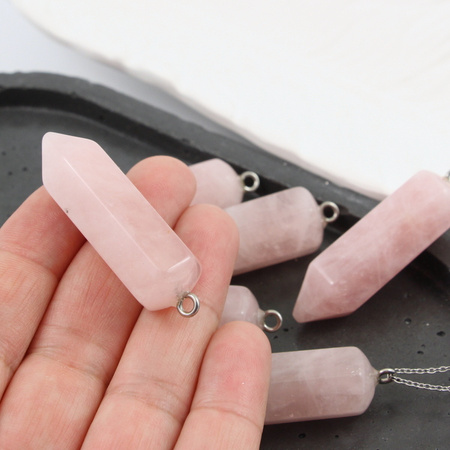 Zawieszka kwarc różowy grot 45x15mm