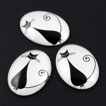 Kaboszon szklany z kotem owal 30x22mm