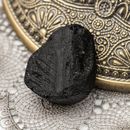 Kaboszon turmalin druza 25x21x10mm