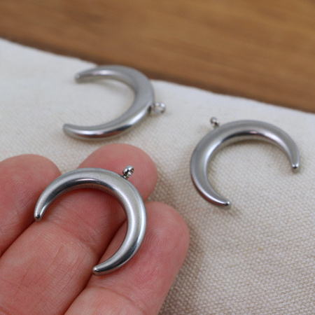 Zawieszka księżyc stal szlachetna 23mm