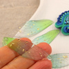 Akrylowa zawieszka skrzydło ważki zielone 51x16mm