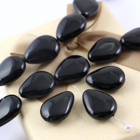 Onyks łezka gładka 18x13mm [wzdłuż]