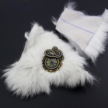 Naturalna skóra futerko z królika biała rozmiar M [2szt]