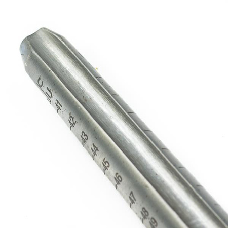 Rygiel stalowy okrągły z nutą do kształtowania obrączek