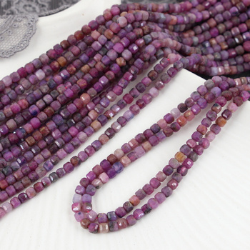 Rubin kostka fasetowana 3mm [sznur 39cm]