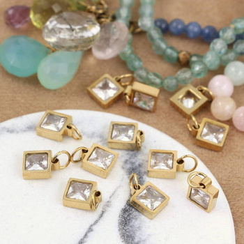 Stal szlachetna pozłacana PVD zawieszka crystal w oprawie ZŁ 7x7mm