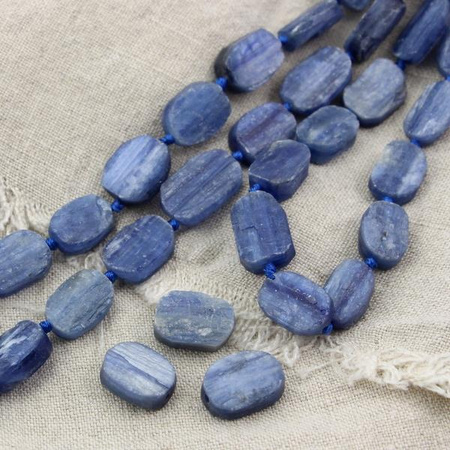 Kyanit owal 15x10mm