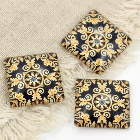 Kaboszon szklany z grafiką rococo kwadrat 25mm