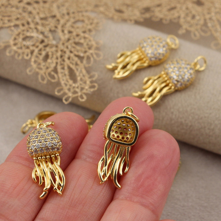 Zawieszka meduza mosiądz złocony z cyrkoniami 24x10mm