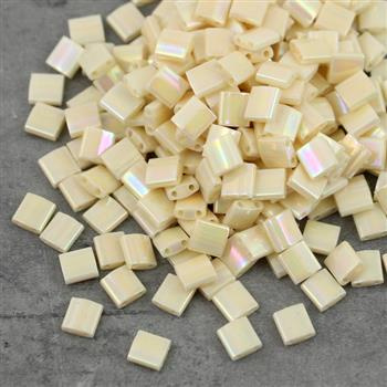 Miyuki Tila Beads 5x5x1,9mm Ivory Pearl Ceylon AB [30szt]