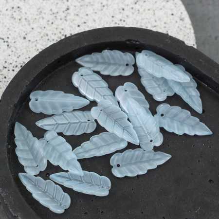 Liść szklany błękitny 23x10mm