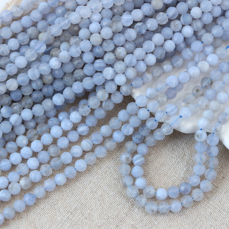 Chalcedon kula fasetowana 5mm [sznur 39cm]